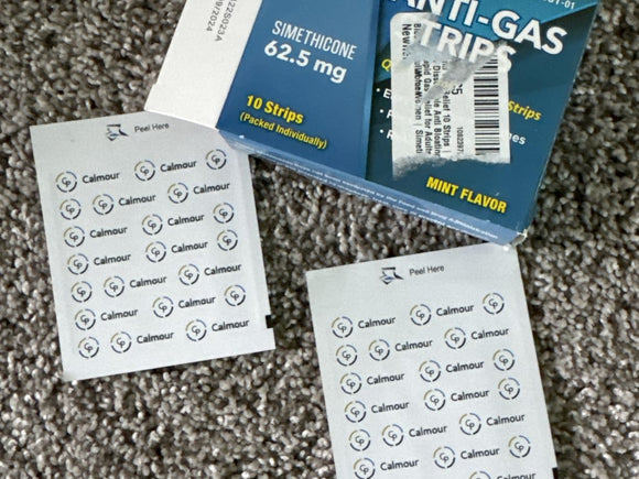 The Calmour box with two sachets